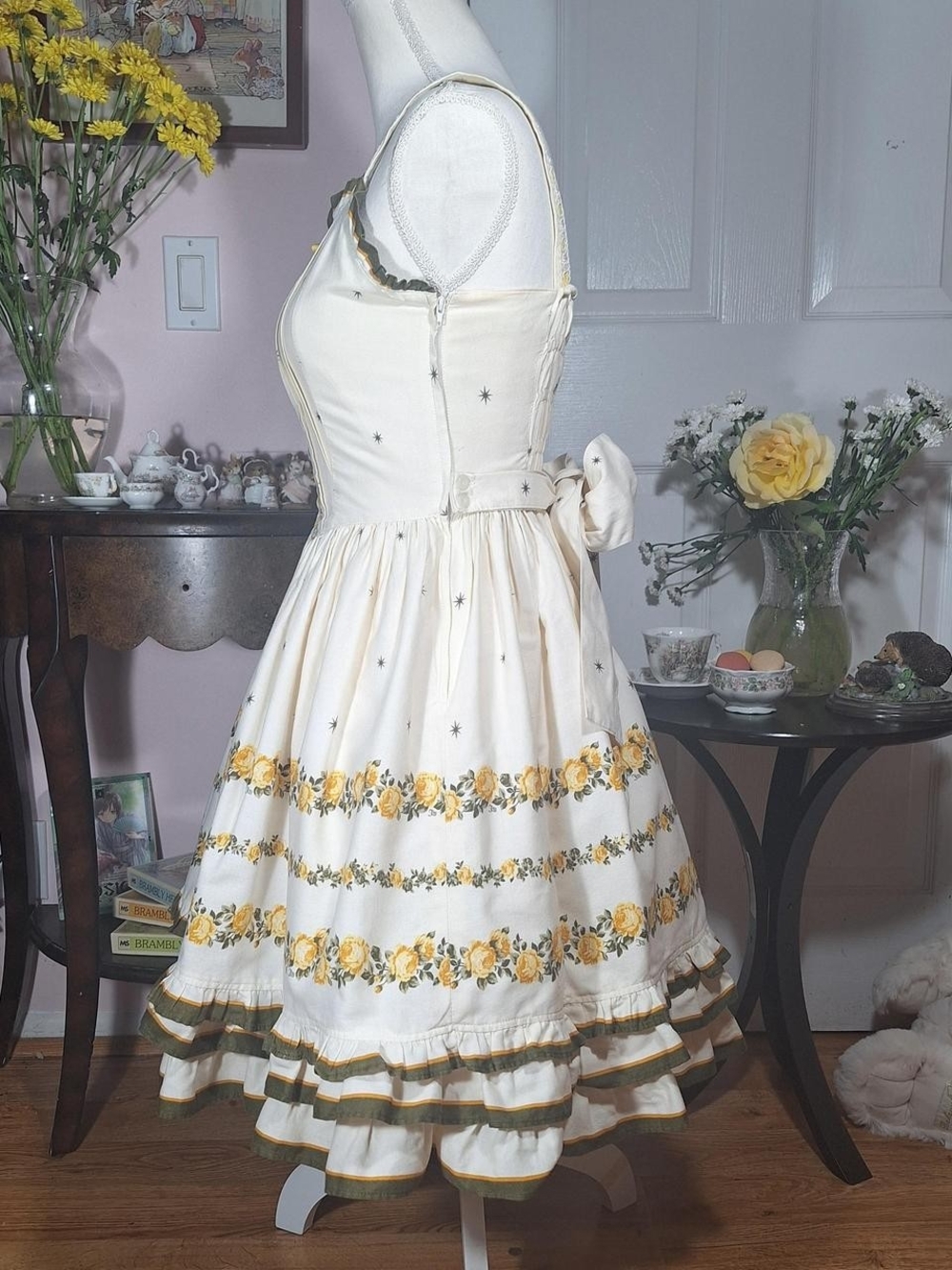 🎀 Innocent World Ivory & Yellow Rose Floral JSK 🌹✨ Sweetheart Classical Lolita - Picture 4 of 8